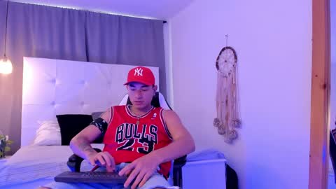 Thiago  online show from 04-08-26, 12:27