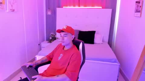 Thiago  online show from 04-12-26, 01:27