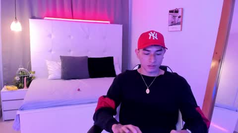 Thiago  online show from 04-19-26, 02:22