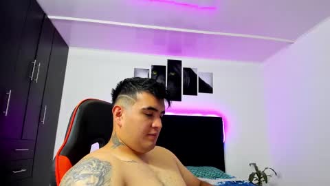 Snapshot of thiago_cp01 chatting on 01-12-25, 08:36 Thiago online show from 01-12-25, 08:36