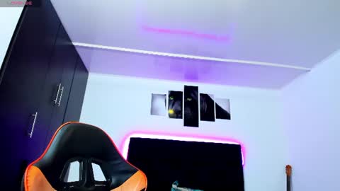 Snapshot of thiago_cp01 chatting on 07-07-26, 06:47 Thiago online show from 07-07-26, 06:47
