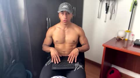 Snapshot of thiago_happy chatting on 03-25-26, 04:57 thiago_happy online show from 03-25-26, 04:57