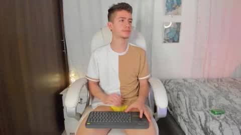 Manuel online show from 09-26-25, 03:54