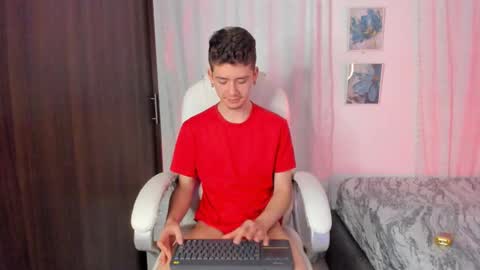 Manuel online show from 10-06-25, 01:58