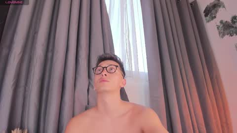 SanThiago online show from 11-11-25, 09:48