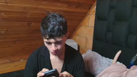 thiago_n_sam online show from 10-29-25, 04:37