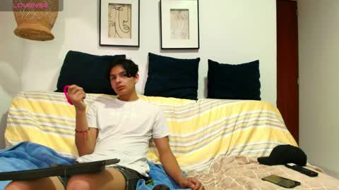 thiago_vega1 online show from 04-09-26, 11:10