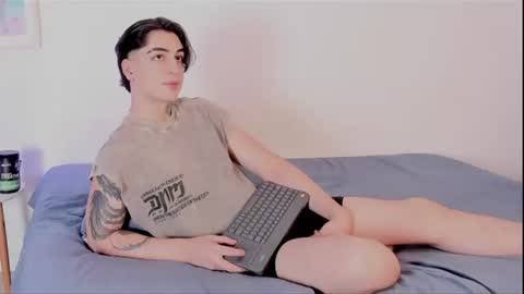 Snapshot of thiago_winteer chatting on 07-21-26, 05:43 Thiago Winteer online show from 07-21-26, 05:43