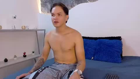 thiagobrooks_ online show from 07-11-26, 11:35
