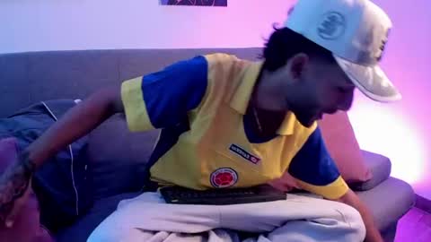 Snapshot of thiagoferreti_ chatting on 07-04-26, 04:07 ThiagoFerreti online show from 07-04-26, 04:07
