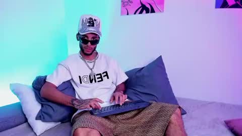 Snapshot of thiagoferreti_ chatting on 07-16-26, 03:23 ThiagoFerreti online show from 07-16-26, 03:23