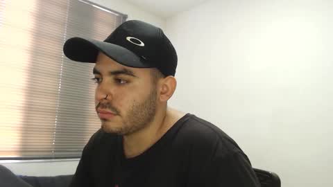 Snapshot of thiagohot_xx chatting on 12-01-25, 06:24 Thiago online show from 12-01-25, 06:24