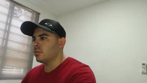 Snapshot of thiagohot_xx chatting on 12-03-25, 09:13 Thiago online show from 12-03-25, 09:13