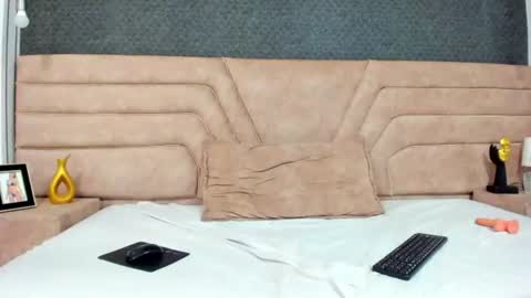 Snapshot of thiagos19 chatting on 07-05-26, 04:25 Thiago online show from 07-05-26, 04:25
