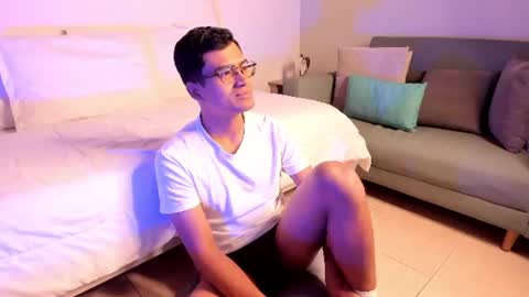Snapshot of thiagovega_ chatting on 07-10-26, 04:17 thiagovega_ online show from 07-10-26, 04:17
