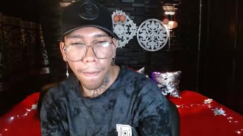 Snapshot of thian_knox chatting on 12-19-25, 06:15 THIAN online show from 12-19-25, 06:15