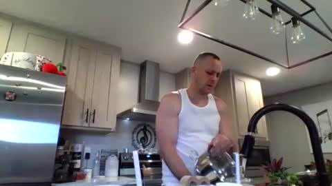 Snapshot of thick_dick11 chatting on 04-21-26, 04:23 Val online show from 04-21-26, 04:23