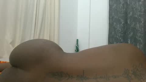 Snapshot of thick_jojo chatting on 01-17-25, 01:47 Call me Taliee online show from 01-17-25, 01:47
