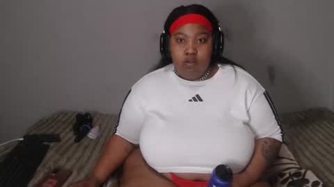 Snapshot of thickassmamie26 chatting on 05-28-26, 01:58 thickassmamie26 online show from 05-28-26, 01:58