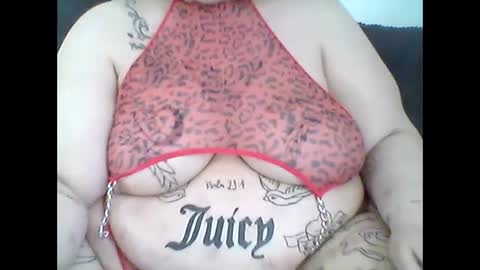 Snapshot of thickdarkangel chatting on 04-17-26, 04:10 thickdarkangel online show from 04-17-26, 04:10
