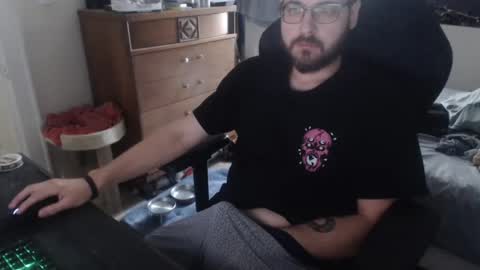 Snapshot of thickgarrett chatting on 09-21-25, 04:41 thickgarrett online show from 09-21-25, 04:41