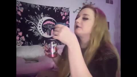 Snapshot of thickgingergoddess chatting on 01-22-25, 10:50 Ariel online show from 01-22-25, 10:50