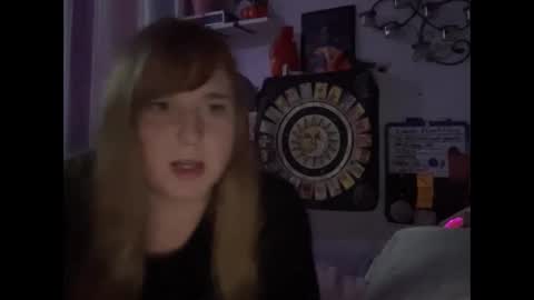 Snapshot of thickgingergoddess chatting on 02-03-25, 01:09 Ariel online show from 02-03-25, 01:09