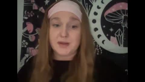 Snapshot of thickgingergoddess chatting on 02-07-25, 09:37 Ariel online show from 02-07-25, 09:37