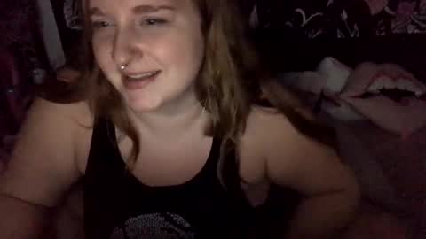 Snapshot of thickgingergoddess chatting on 09-26-25, 04:27 Ariel online show from 09-26-25, 04:27