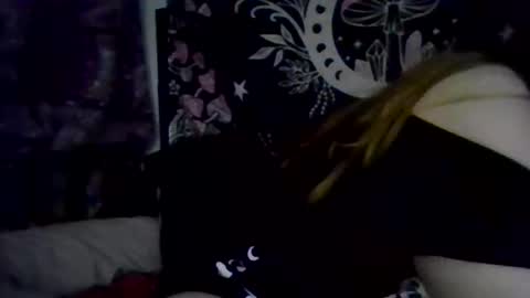 Snapshot of thickgingergoddess chatting on 11-16-25, 07:14 Ariel online show from 11-16-25, 07:14