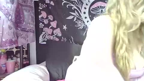 Snapshot of thickgingergoddess chatting on 11-20-25, 07:02 Ariel online show from 11-20-25, 07:02