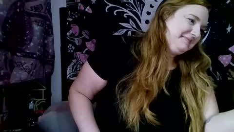 Snapshot of thickgingergoddess chatting on 11-21-25, 07:01 Ariel online show from 11-21-25, 07:01