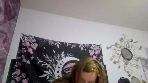 Snapshot of thickgingergoddess chatting on 11-28-25, 11:07 Ariel online show from 11-28-25, 11:07