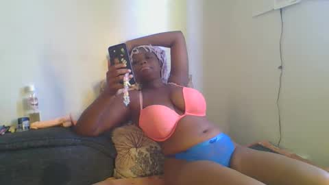 thickie_ online show from 11-17-25, 04:40