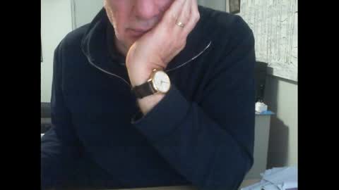 Snapshot of thickmelnik chatting on 05-05-26, 12:35 James online show from 05-05-26, 12:35