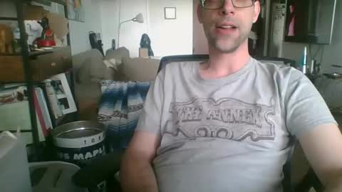 Snapshot of thickty chatting on 04-23-26, 10:34 thickty online show from 04-23-26, 10:34