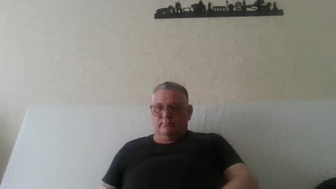 Snapshot of thierrysymp chatting on 04-10-26, 04:01 Thierrysymp online show from 04-10-26, 04:01