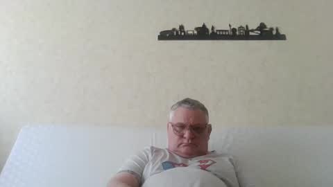 Snapshot of thierrysymp chatting on 04-19-26, 01:32 Thierrysymp online show from 04-19-26, 01:32