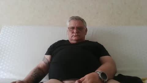 Snapshot of thierrysymp chatting on 06-01-26, 05:03 Thierrysymp online show from 06-01-26, 05:03