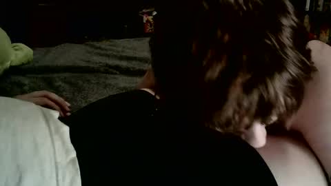 Snapshot of thighs4thighs chatting on 03-15-26, 03:01 Star Moon online show from 03-15-26, 03:01