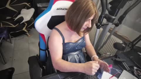 Snapshot of thihold chatting on 01-04-25, 07:02 thihold online show from 01-04-25, 07:02