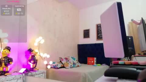 Snapshot of thin_eva chatting on 06-15-26, 12:07 Eva online show from 06-15-26, 12:07