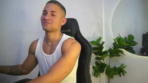 thin_tommy11 online show from 04-13-26, 08:36