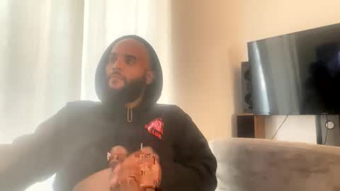 Snapshot of thisdikgood chatting on 12-17-25, 03:51 El DURO online show from 12-17-25, 03:51