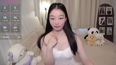 Snapshot of thisgirl__ chatting on 06-28-26, 01:33 kk online show from 06-28-26, 01:33