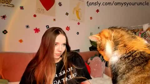 Amelia  shows on mondays fridays and sundays  if anything changes im giving updates on my fansly  online show from 01-05-26, 05:27