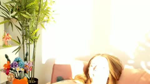 Snapshot of thisisamelia chatting on 06-12-26, 05:01 Amelia shows on mondays fridays and sundays if anything changes im giving updates on my fansly online show from 06-12-26, 05:01