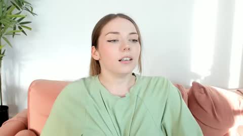 Amelia  shows on mondays fridays and sundays  if anything changes im giving updates on my fansly  online show from 07-31-26, 03:55