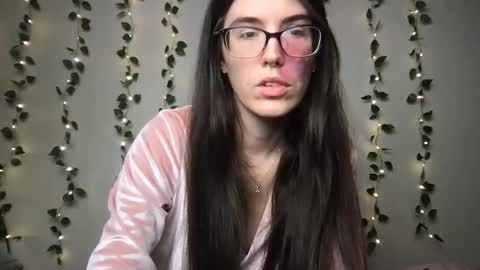 thistlefernsby online show from 11-11-25, 03:39