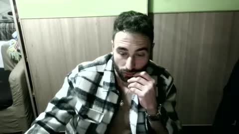 Snapshot of tho147mas chatting on 01-17-25, 08:11 Thomas online show from 01-17-25, 08:11